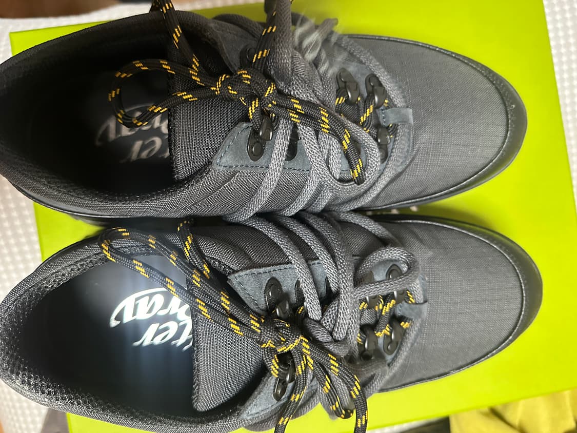 애프터프레이 로우 트레킹화 차콜 상품이미지3