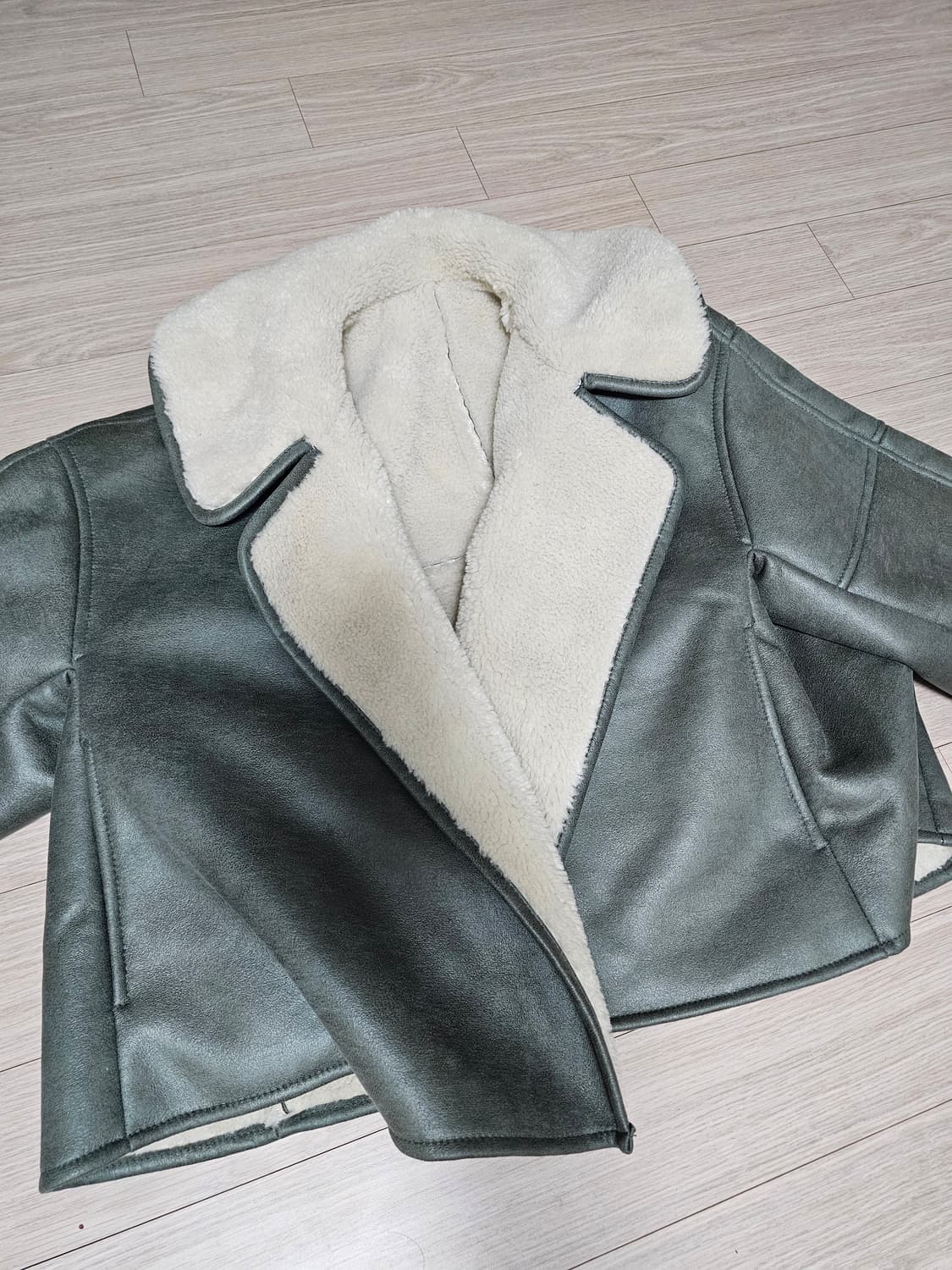 보브 올리브그린 무스탕 자켓 상품이미지4