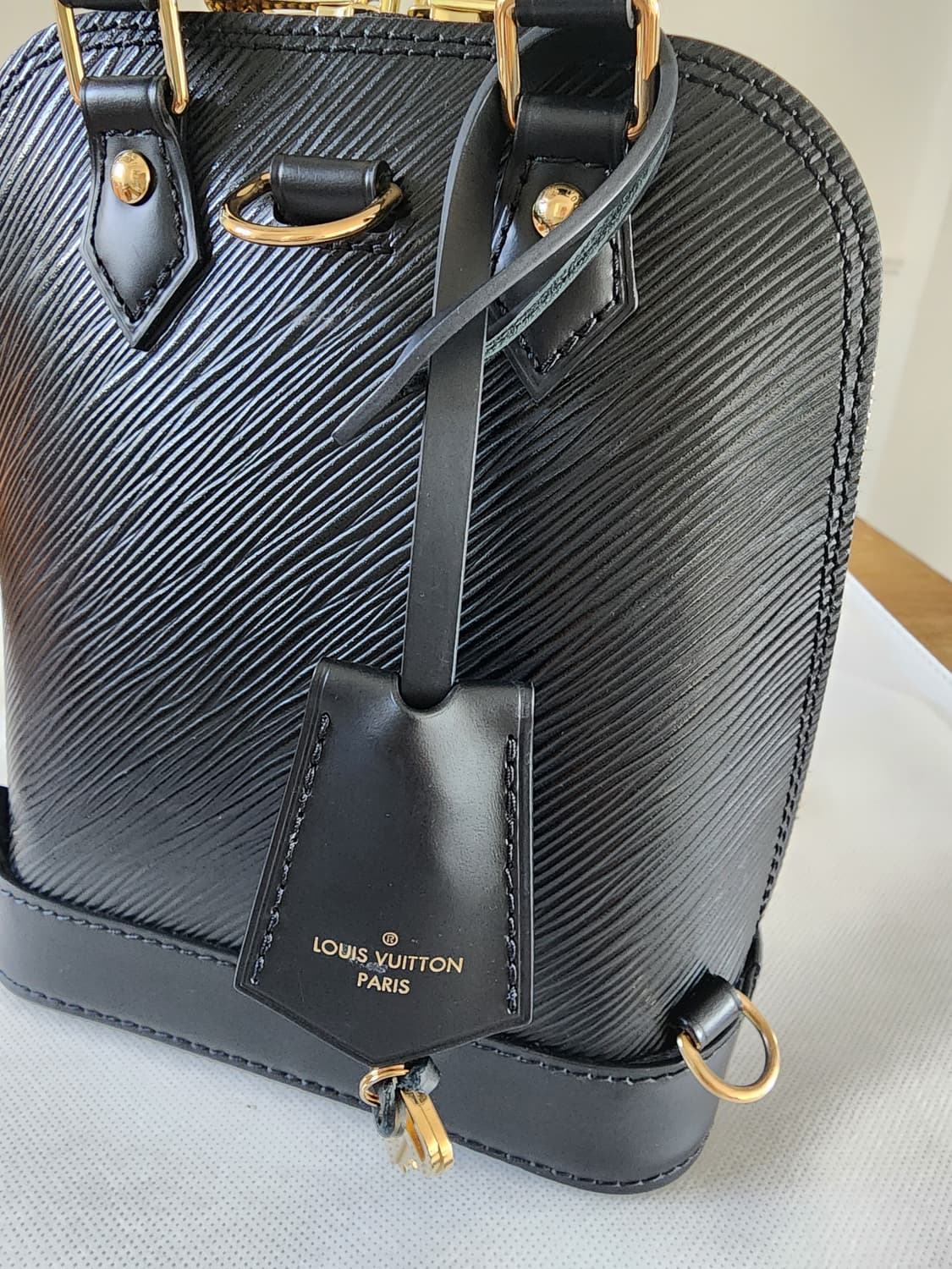 (정품)루이비통 알마 BB 에삐 블랙 백팩 상품이미지5