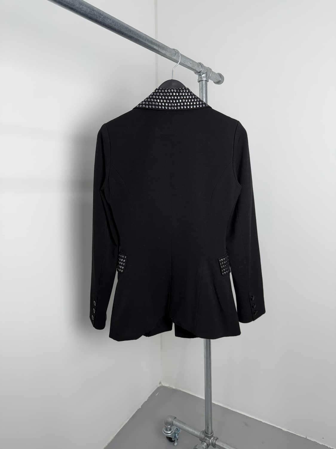 Flower Circle Studded Black Blazer 상품이미지5