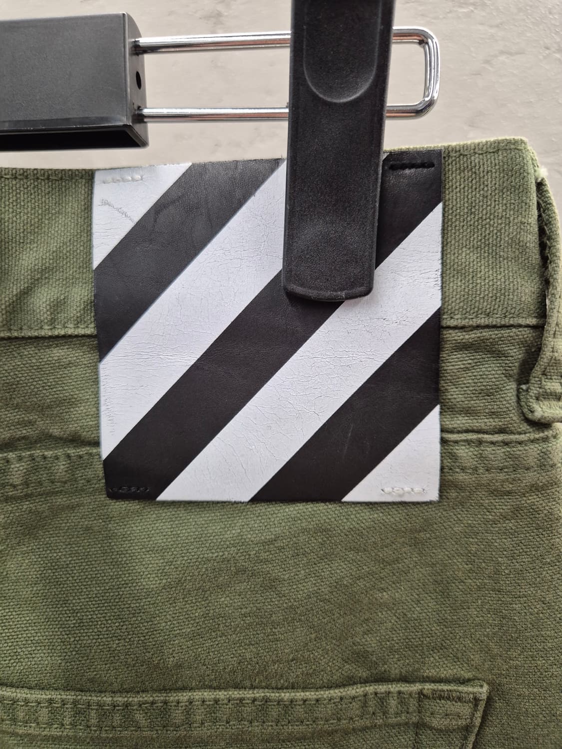 오프화이트 디스트로이드 데님 팬츠 카키 28 상품이미지3