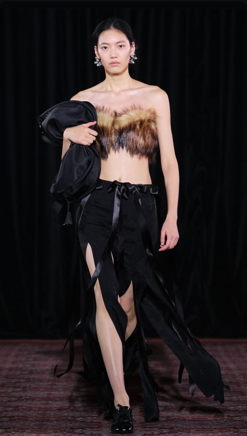 시몬로샤 25fw 비즈 보우 숄더백 상품이미지3