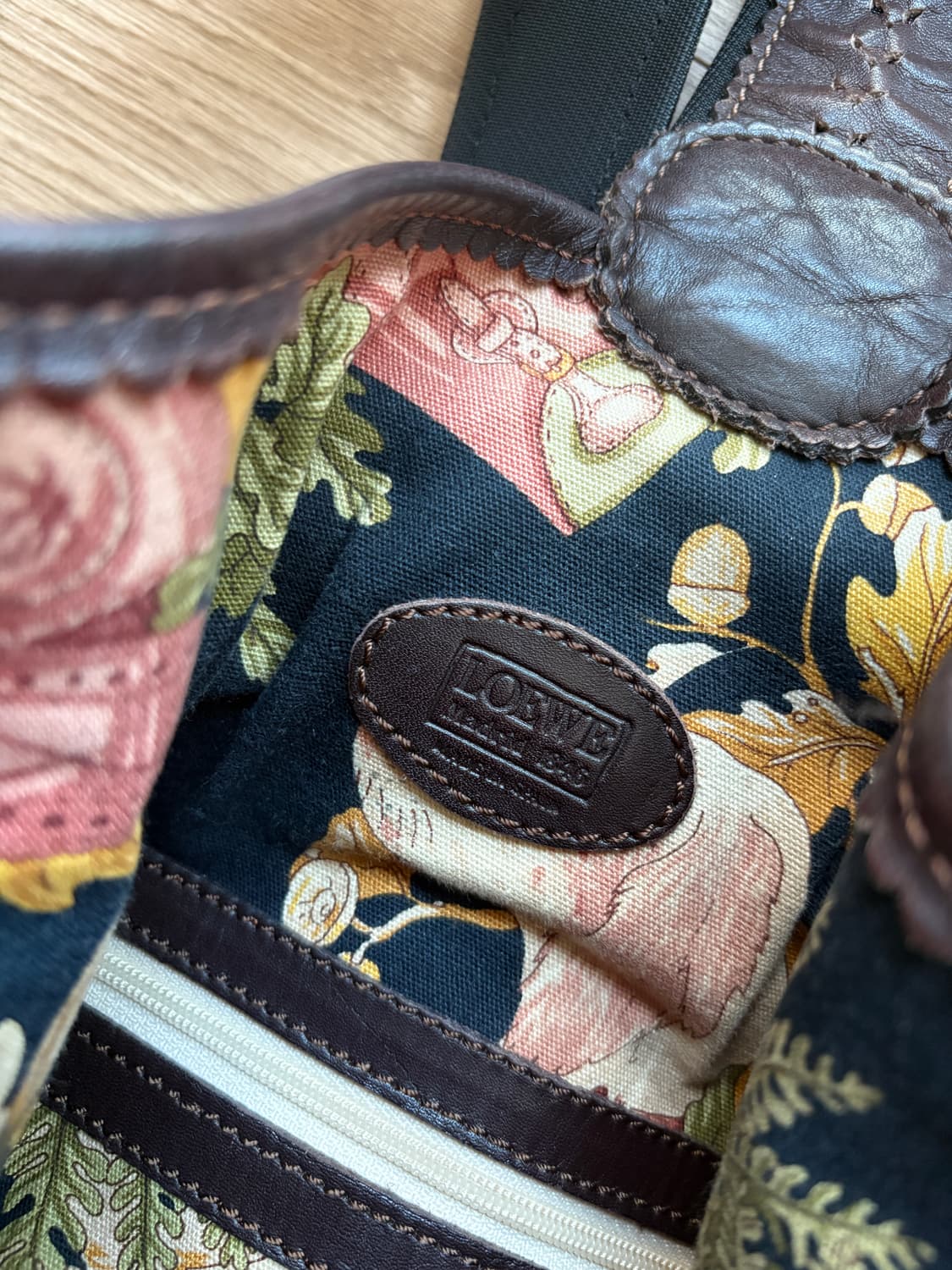 로에베 원숄더 버킷백  상품이미지3