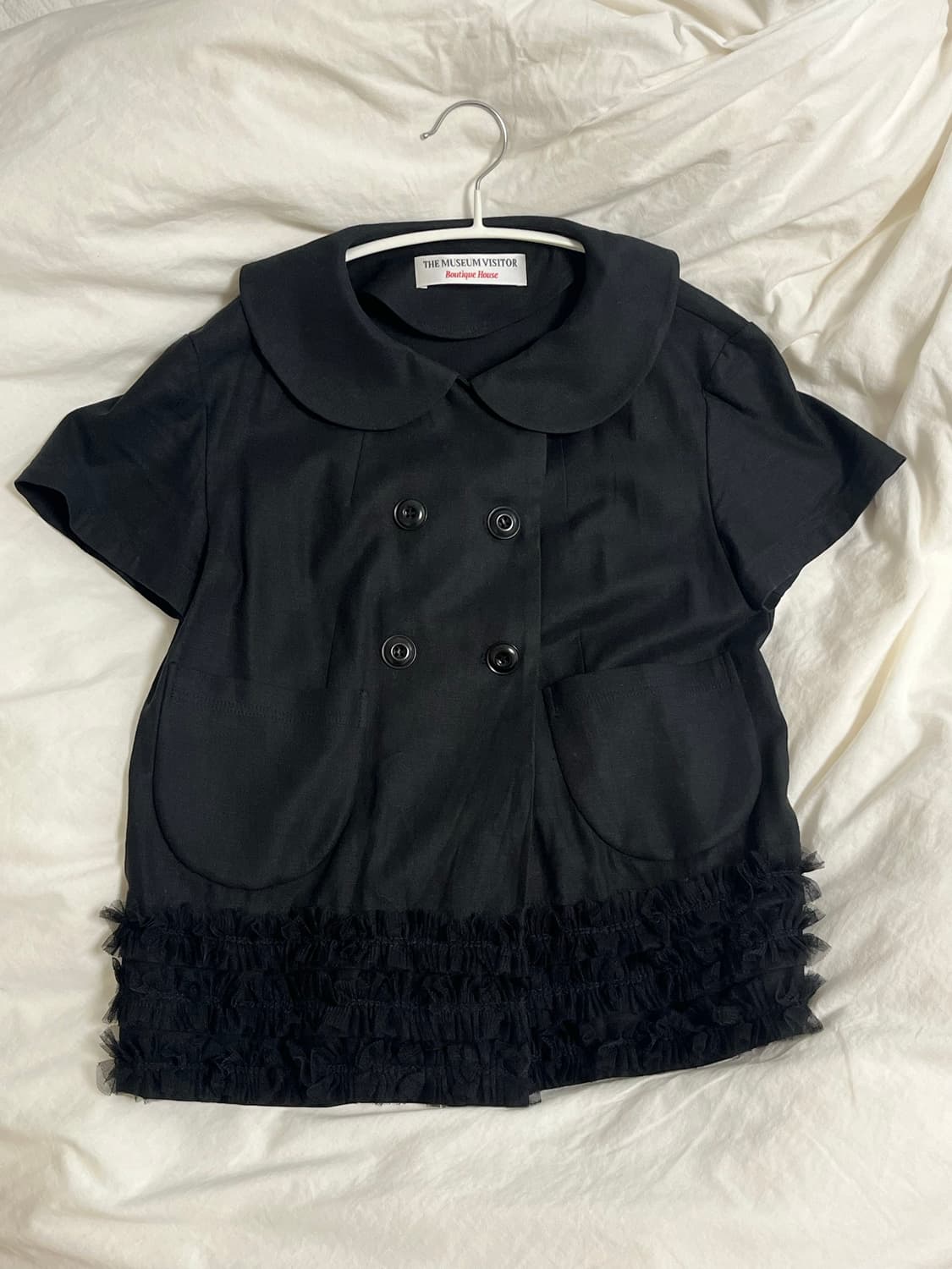더뮤지엄비지터 더블버튼 러플 블라우스탑 THREE-LAYER RUFFLE 상품이미지1