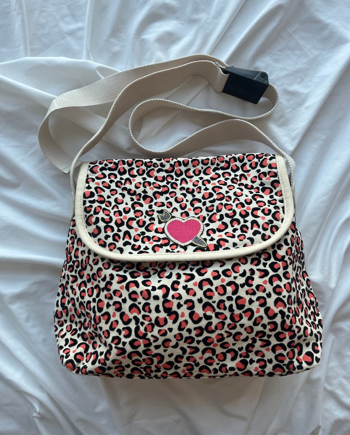 츠모리 치사토 레오파드 화살하트 토트백 크로스백 상품이미지2