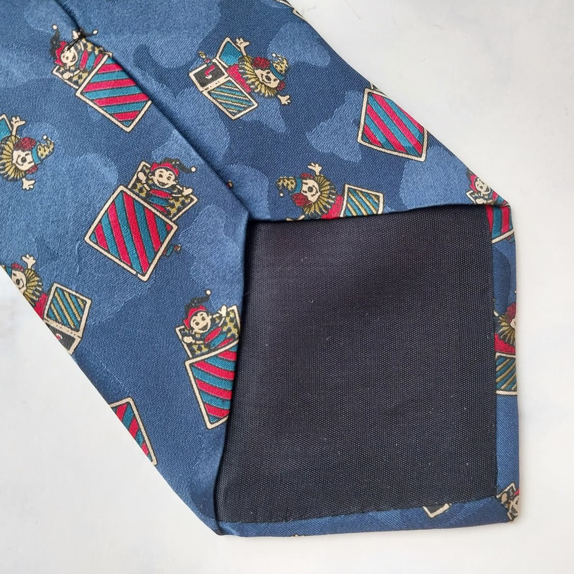 발렌시아가 실크 블루 서커스 모티브 넥타이 10cm A+등급 K1904
 상품이미지10