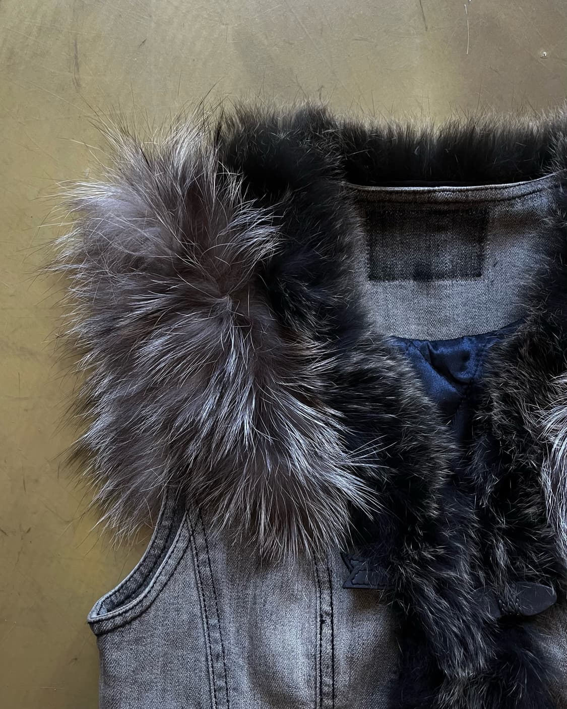 JPN Vintage Fox Fur Trim Gray Denim Vest 상품이미지4