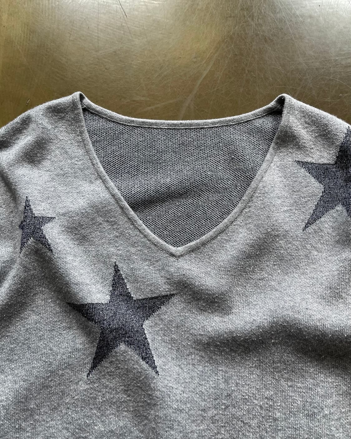 NOLLEY'S Star Pattern V-Neck Gray Knit 상품이미지5