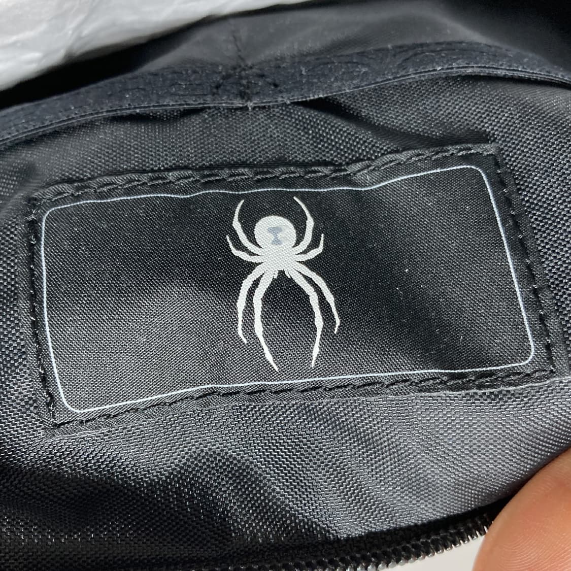 스파이더 새상품 그레이 다이아 반달 크로스백  상품이미지5