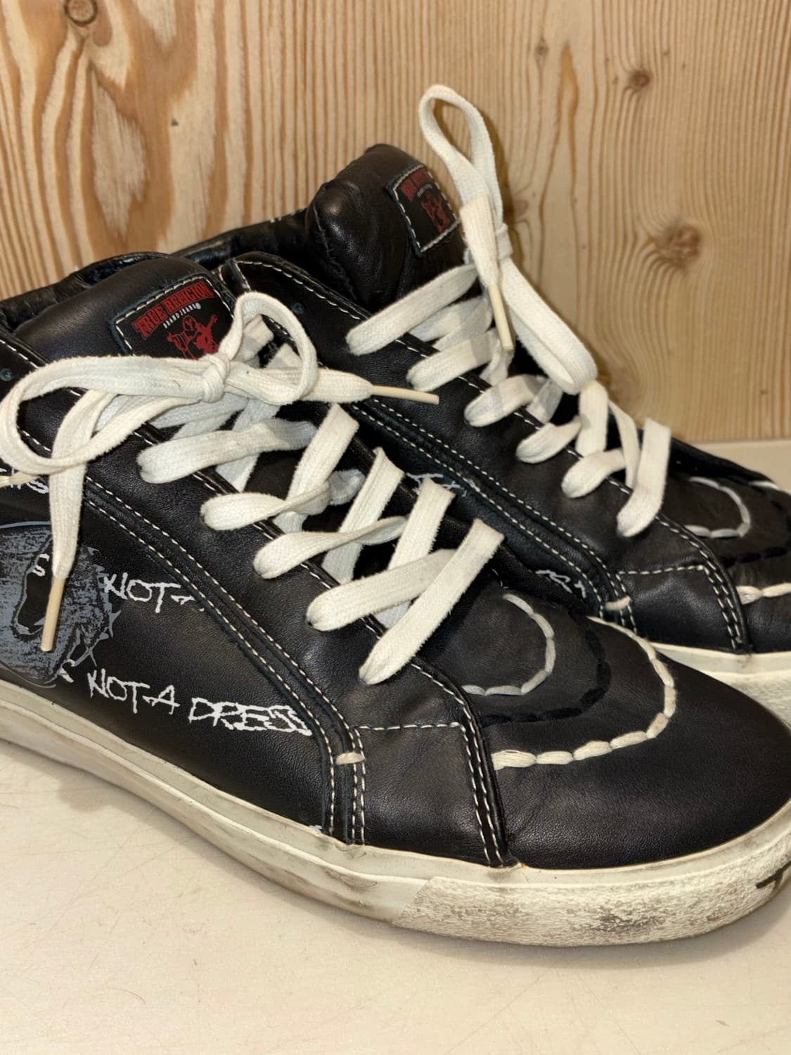 트루릴리젼 미드탑 스니커즈 상품이미지1