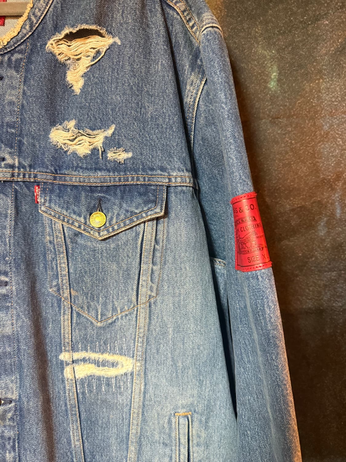 Kith x Levi's Strawberry Trucker Jacket 상품이미지2