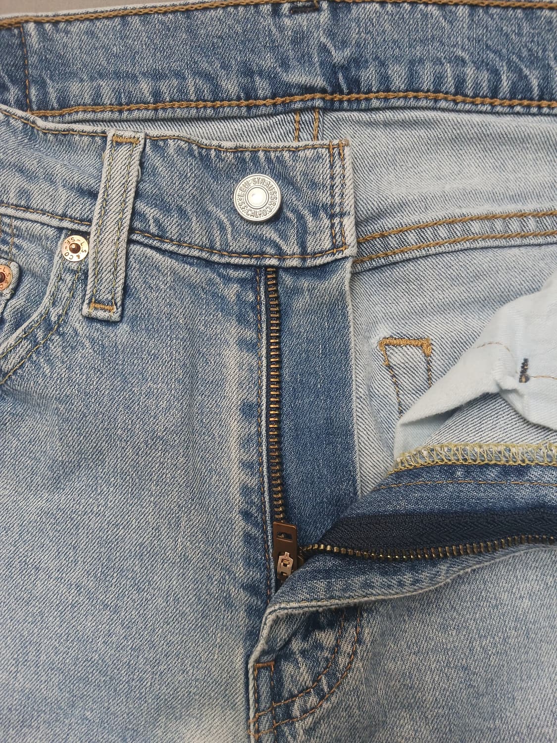 [32] 리바이스 514 연청워싱 슬림 스트레이트진 청바지 상품이미지6