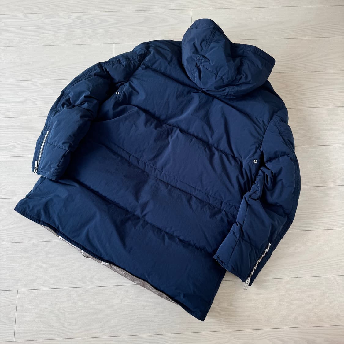 HERMES [역작, 미사용] 에르메스 끝판왕 프랑스산 다운코트 네이비 상품이미지9