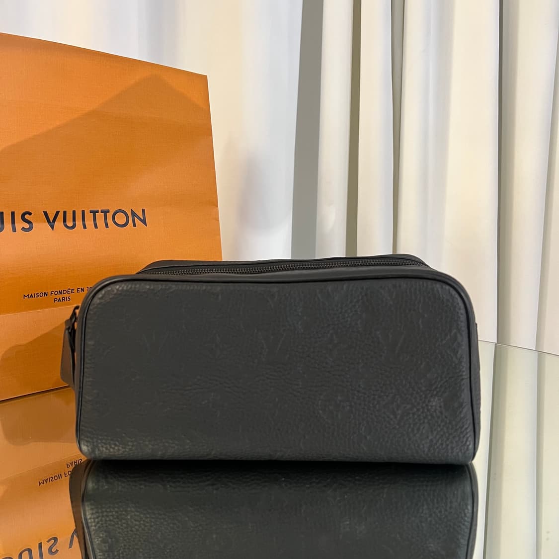 루이비통 토뤼옹 돕키트 블랙 신형 상품이미지2