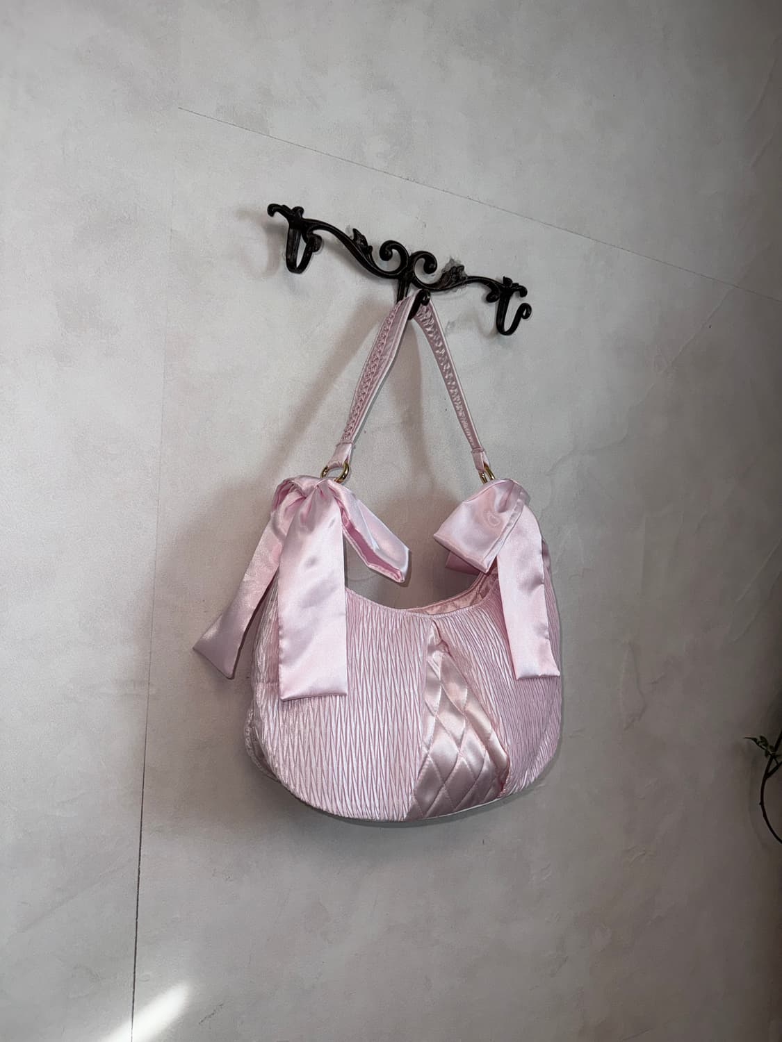 Pink satin pleats quilting ribbon 숄더백 상품이미지2