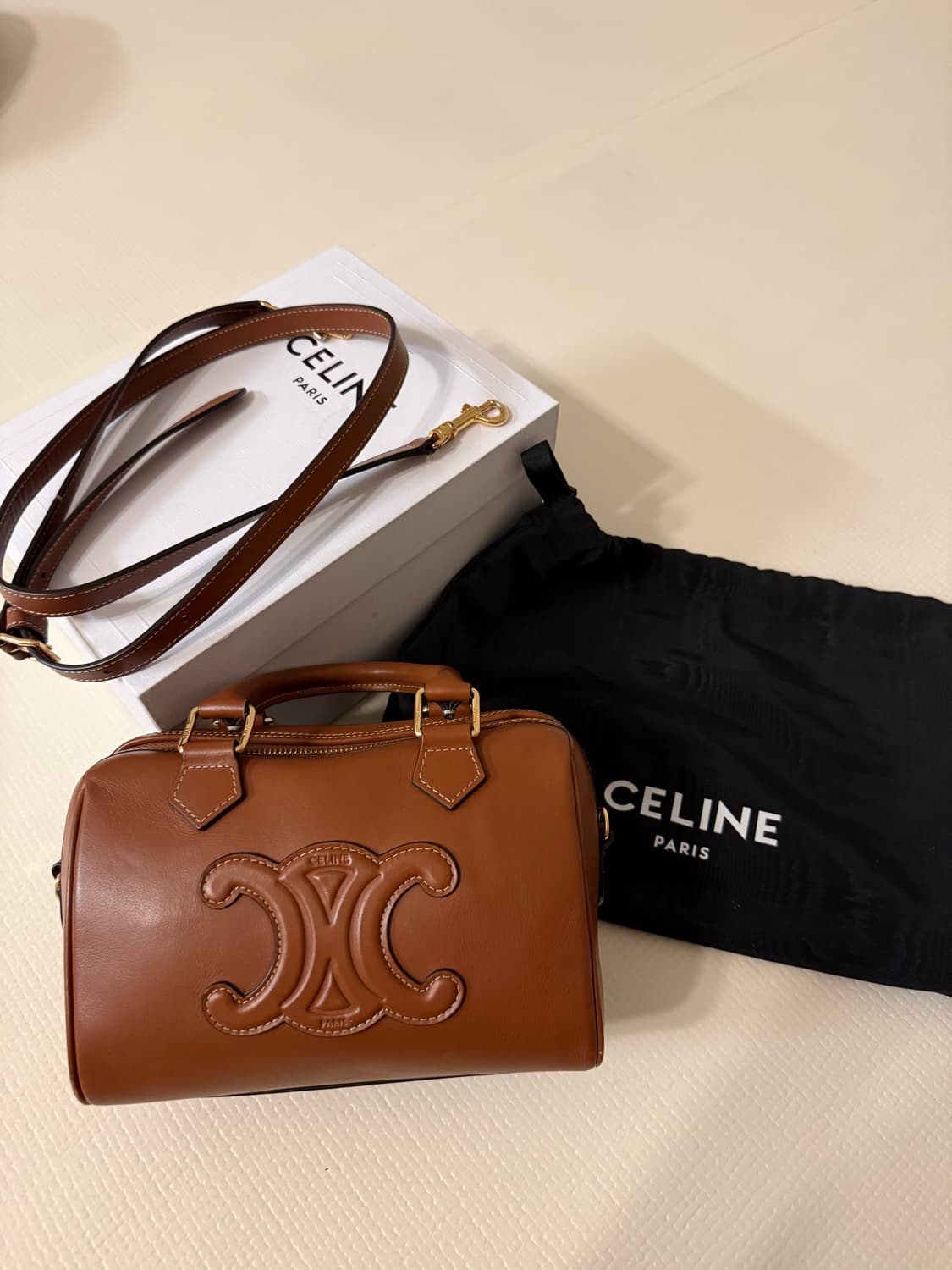 셀린느 트리오페 보스턴백 탄 상품이미지1