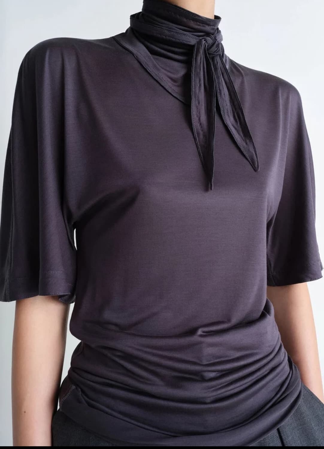 르메르 25sS FOULARD 실크 스카프 티 셔츠/차콜 상품이미지2