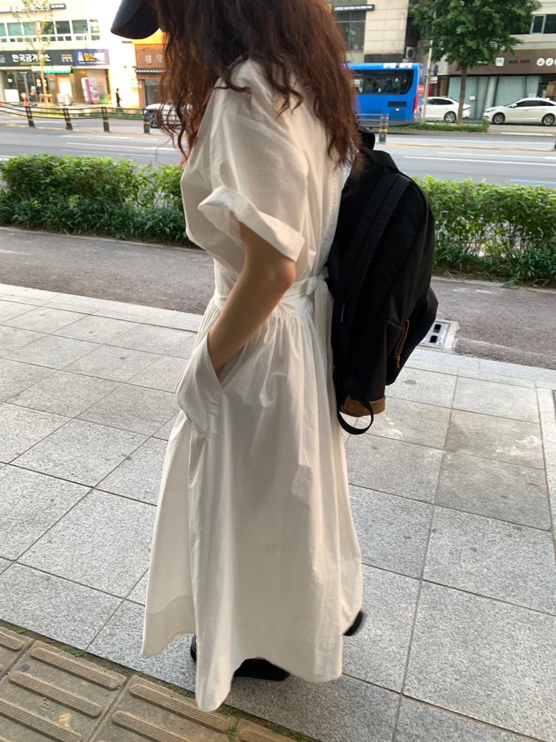 비애브선트마인디드 화이트 반팔 롱원피스 상품이미지2