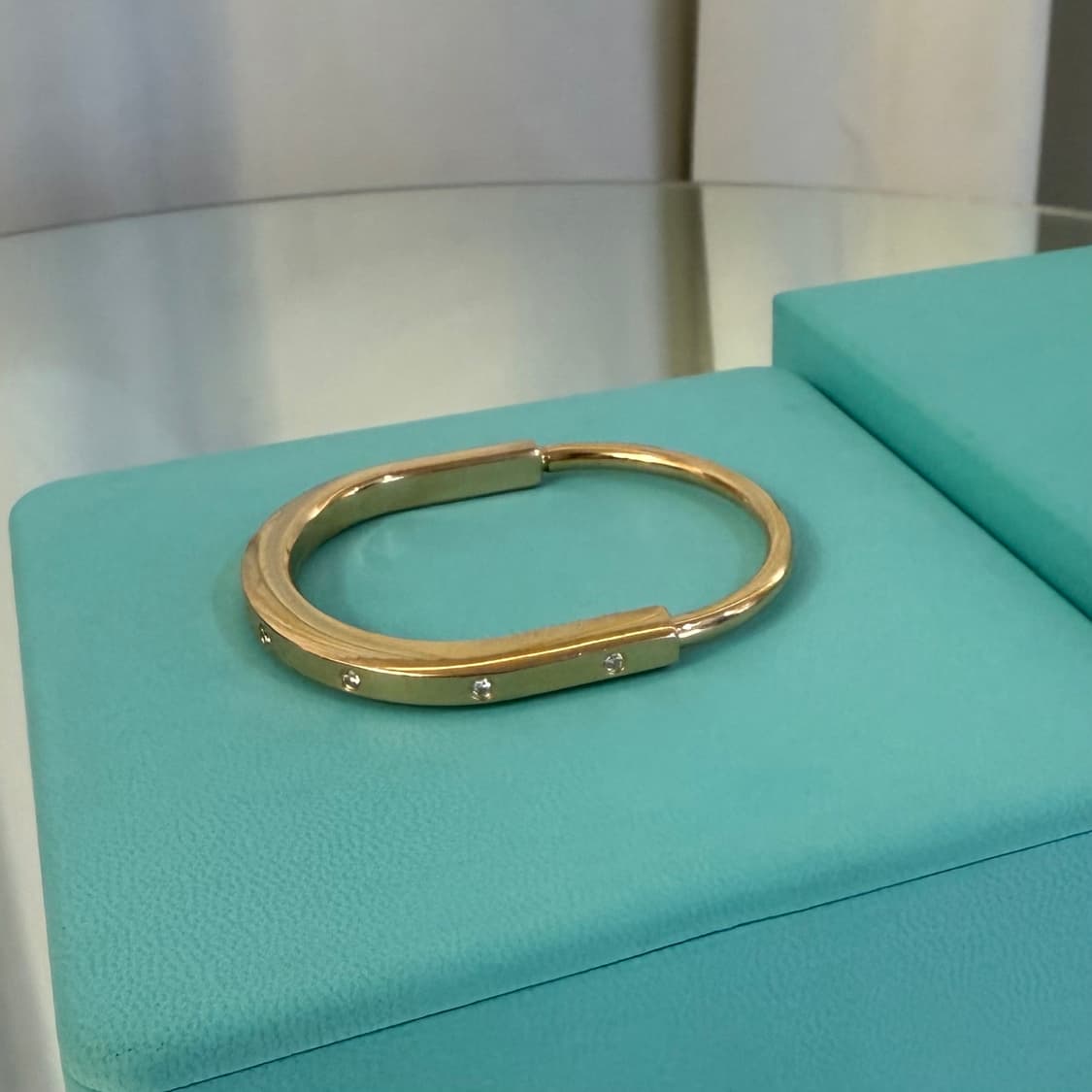 티파니 앤 코 락 뱅글 18K 옐로우 골드 다이아몬드 액센트 상품이미지5