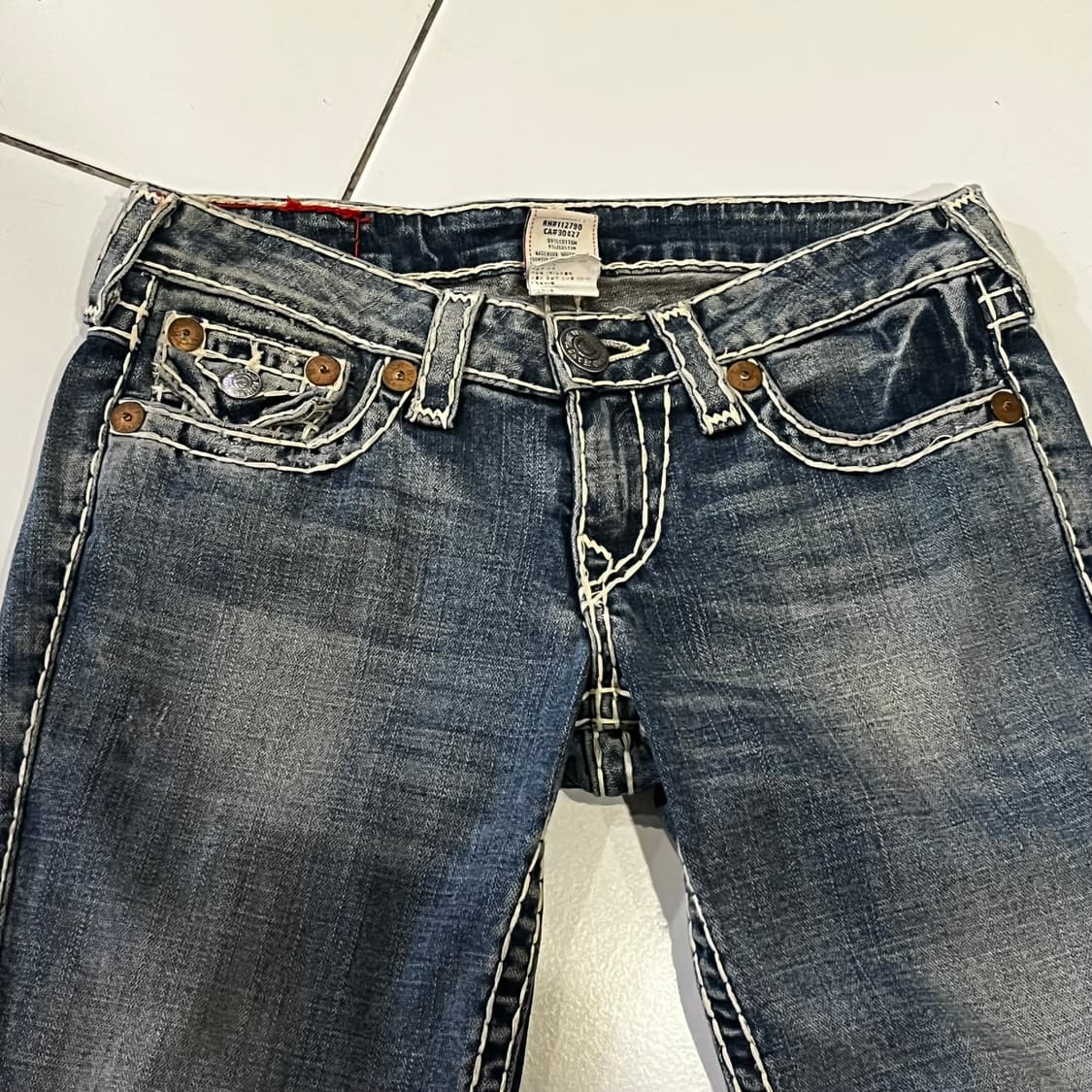 트루릴리전 조이수퍼티 흰색 스티치 부츠컷 데님팬츠 상품이미지2