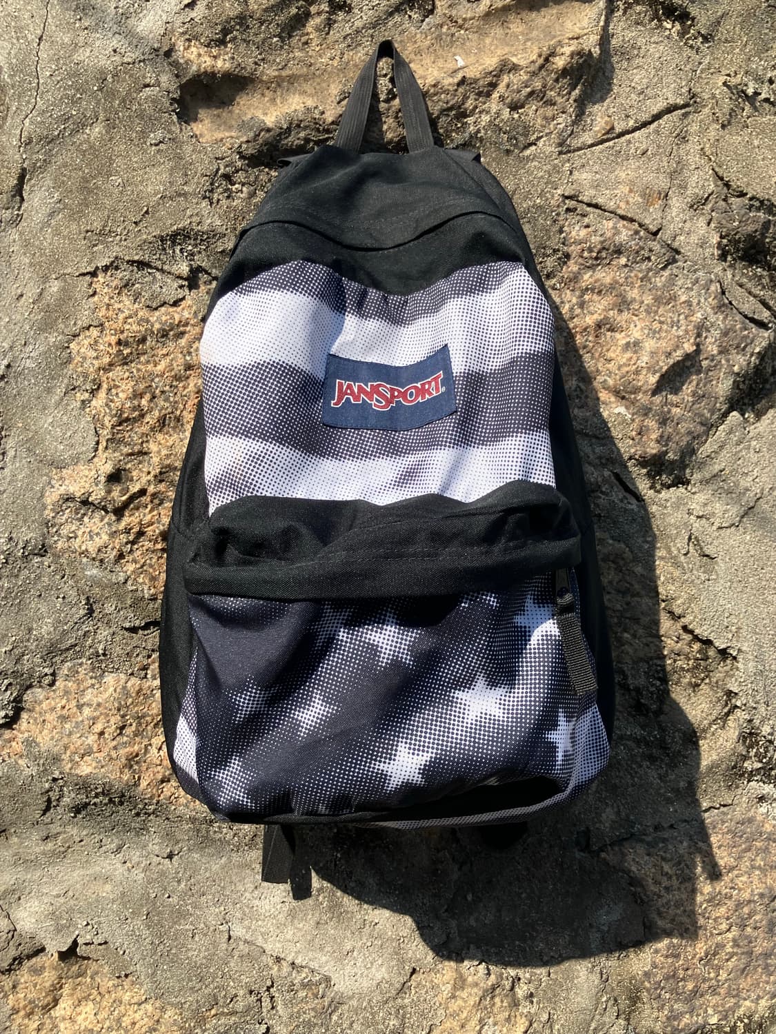 JANSPORT 하프톤 성조기 스타 그래픽 백팩 상품이미지1