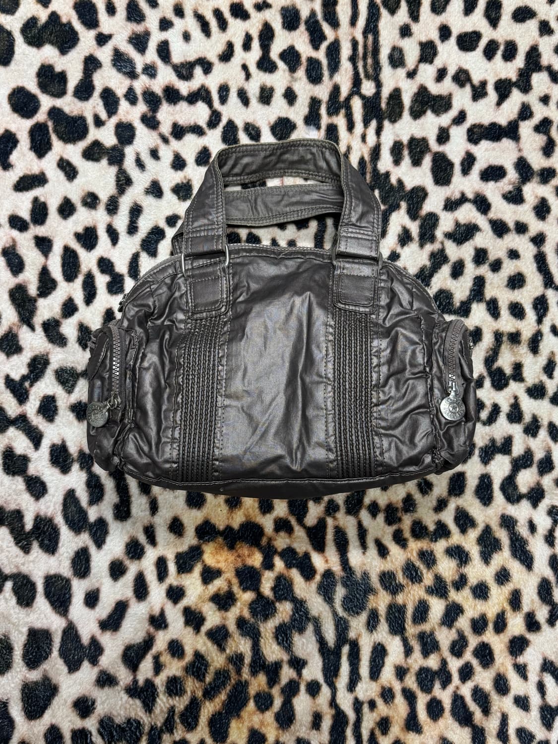 Y2K 메탈 실버 글로시 토트백  상품이미지1