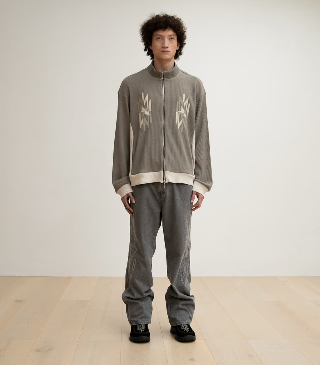 웨스켄 AZTEC SYMBOL PRINTED WAFFLE ZIP-UP 상품이미지1