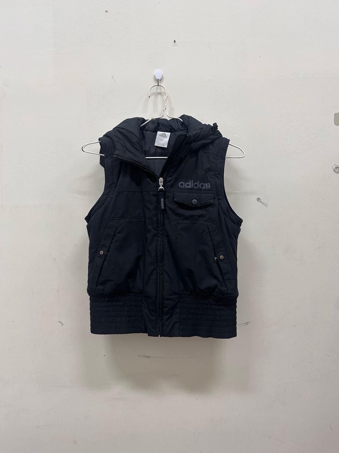 아디다스 조끼패딩 상품이미지1