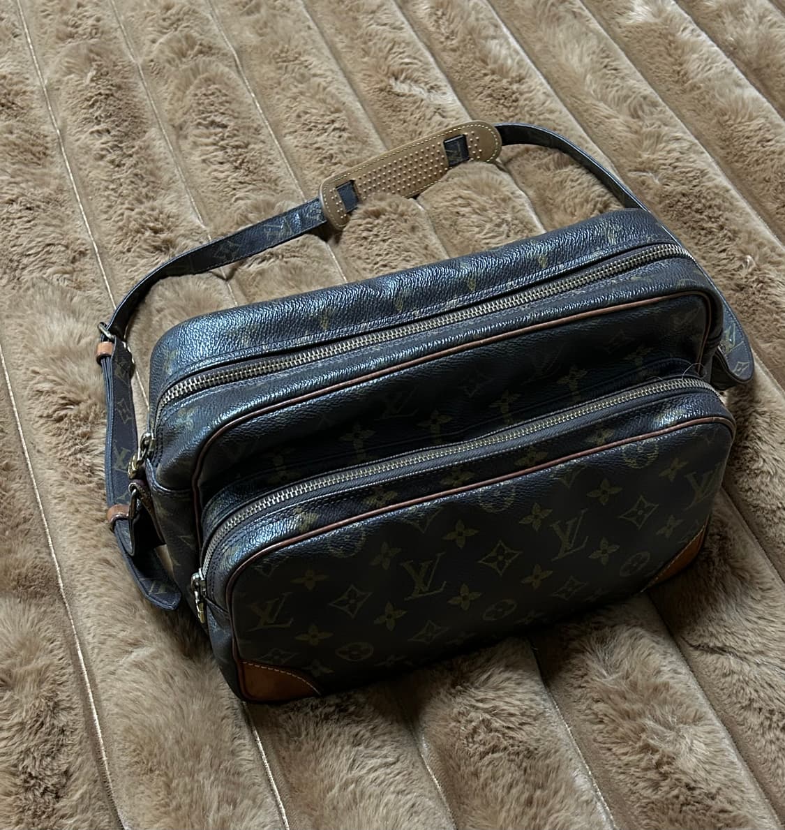정품 빈티지 루이비통 닐로 메신저 크로스백 상품이미지5