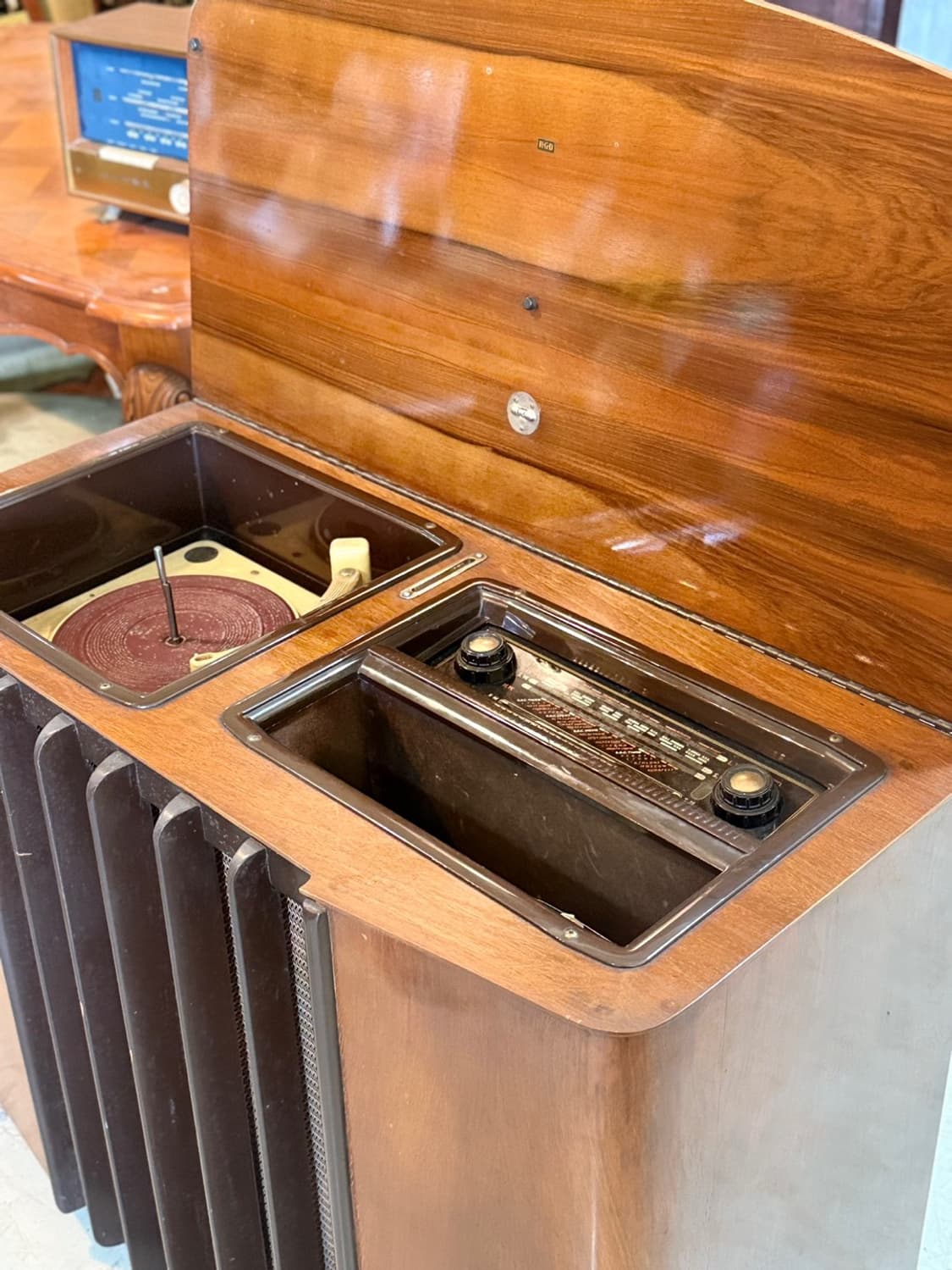 50s~60s 영국 RGD
미드센추리 턴테이블 오디오 콘솔 상품이미지4