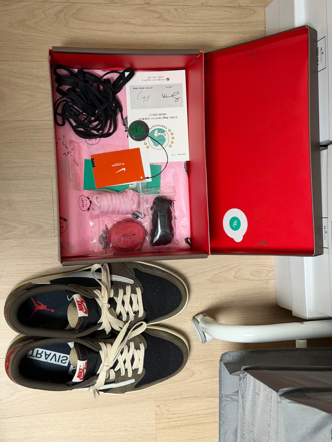 나이키 에어조던1 트래비스 스캇 로우 OG 280사이즈 상품이미지10