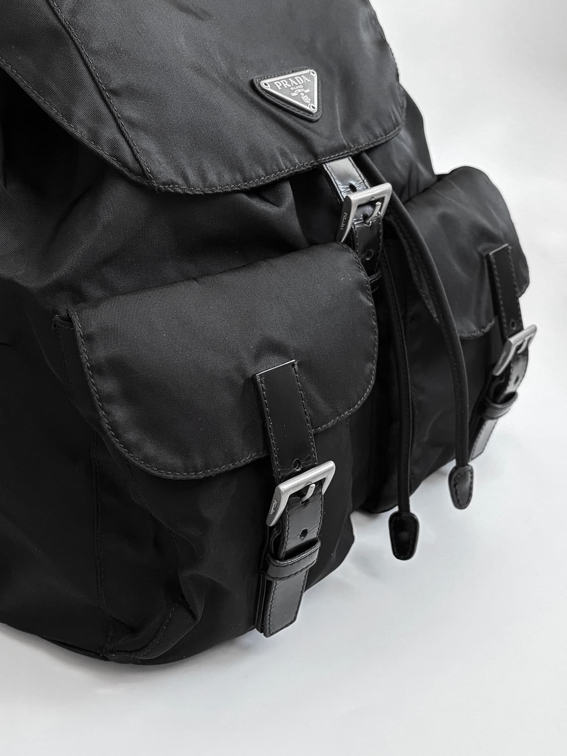 프라다 포코노 백팩 미듐 판매합니다. 상품이미지6