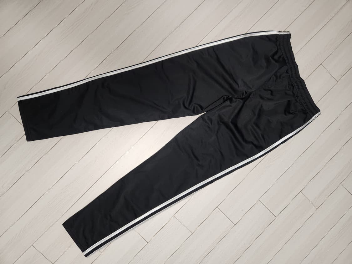 아디다스 레귤러핏 기모 트레이닝 트랙 팬츠(새상품급)

아디다스 로고하고 상품이미지8