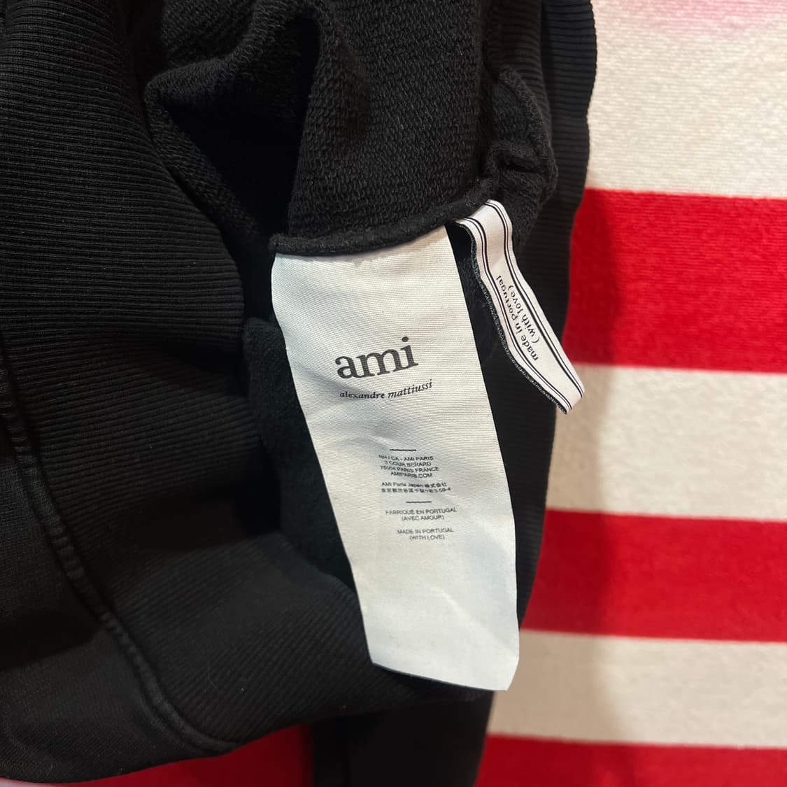 아미 스몰하트 블랙 후드티 상품이미지5