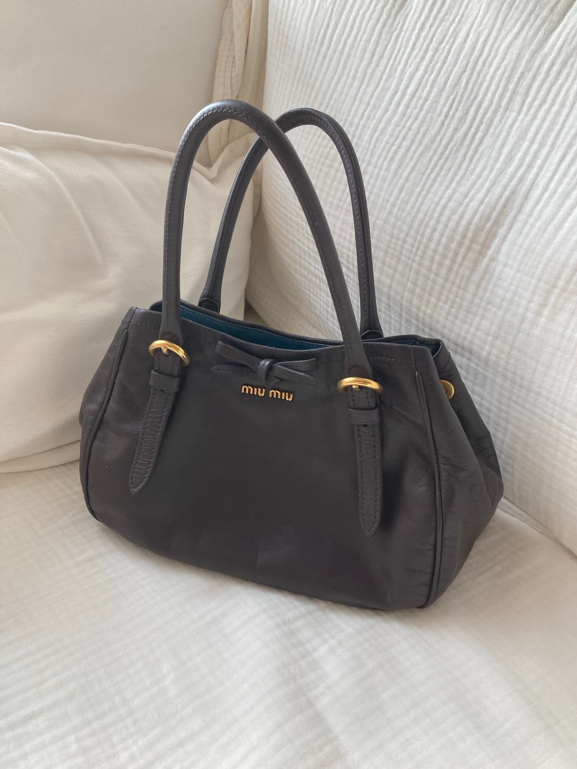 미우미우 핸드백 상품이미지1