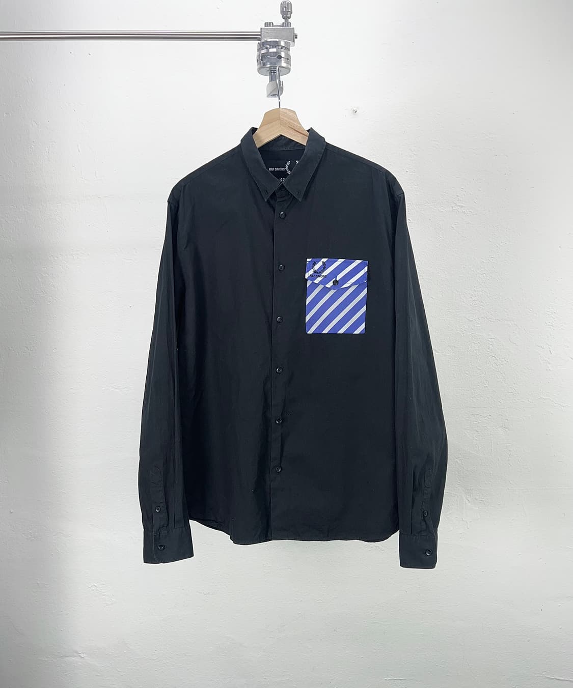 라프시몬스 X 프레드페리 14AW 스트립 버튼 다운 셔츠 상품이미지1
