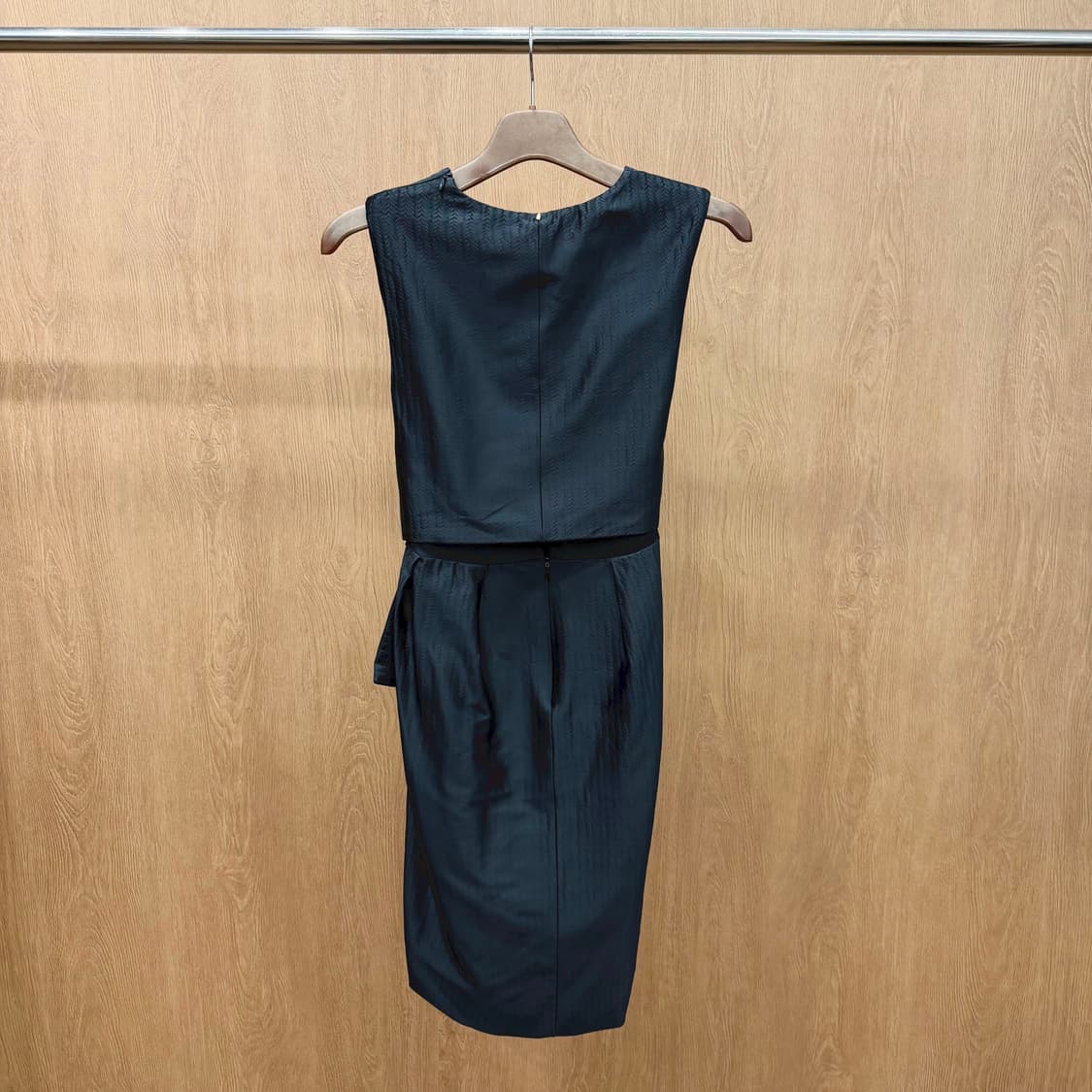 막스마라 스포트막스 슬리브리스 원피스 허리 스트랩 타이 디테일 블랙 상품이미지3