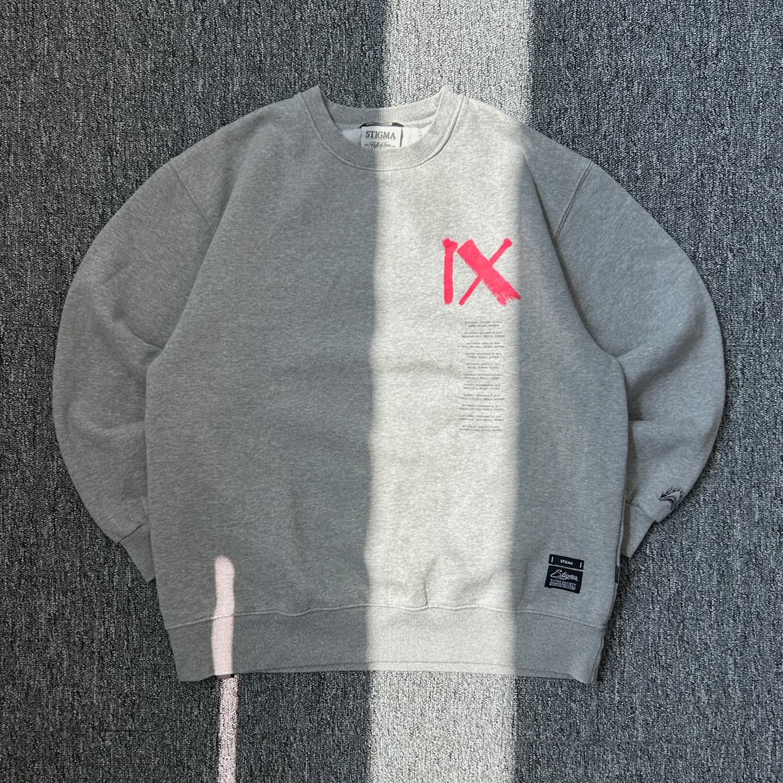 시티그마X허클베리피 분신 굿즈 그레이 맨투맨 상품이미지1