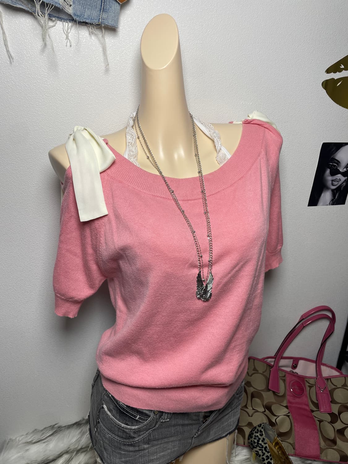 러블리 오프숄더 핑크 반팔 니트탑 상품이미지1