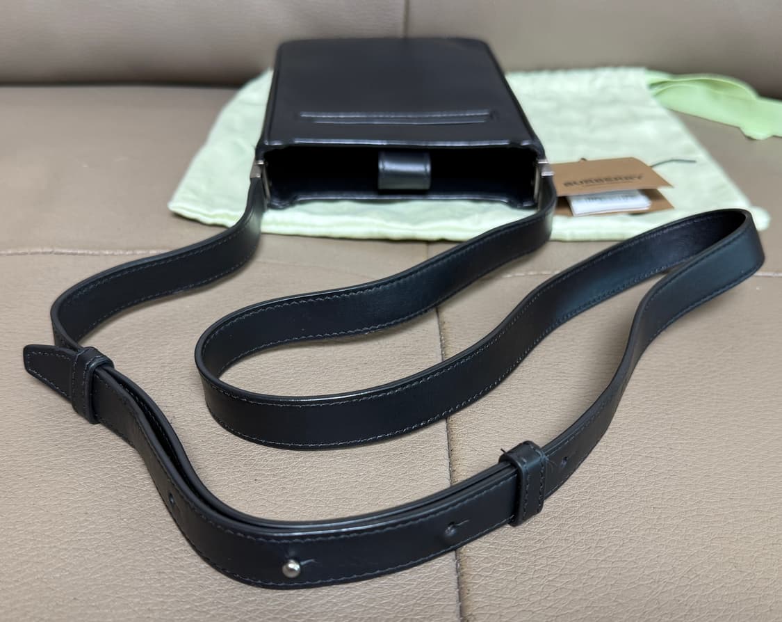 버버리 올림피아 카프스킨 크로스백 블랙 상품이미지8