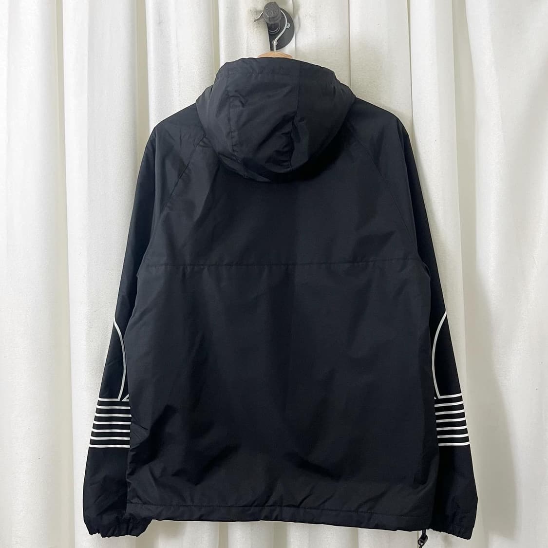 아디다스 블랙 윈드 후드 아노락 상품이미지8