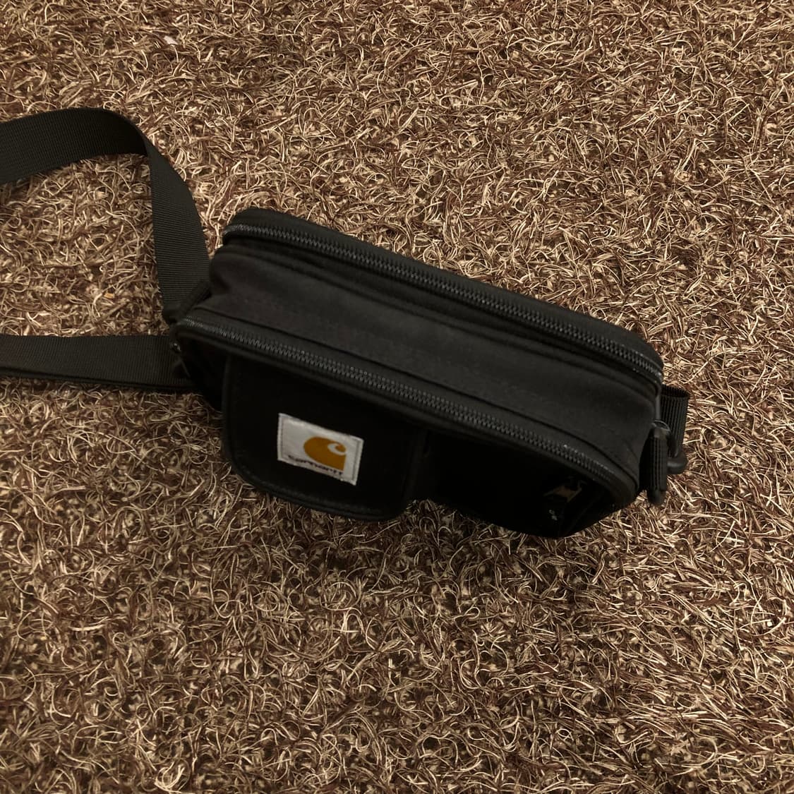 칼하트 WIP 에센셜 미니 크로스백 상품이미지5