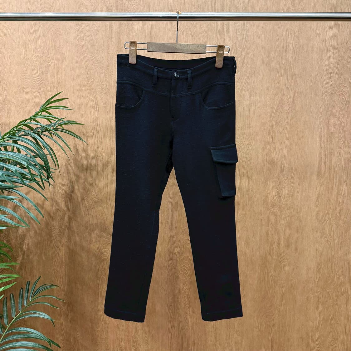 요지 야마모토 울 팬츠 사이드 카고 포켓 디테일 스트레이트핏 블랙 상품이미지1