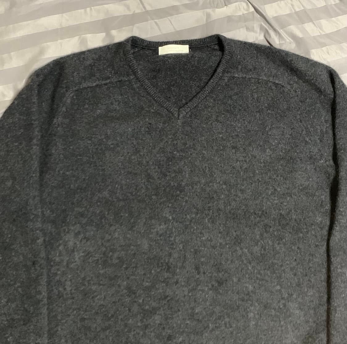 아모멘토 라쿤 브이넥니트 상품이미지4