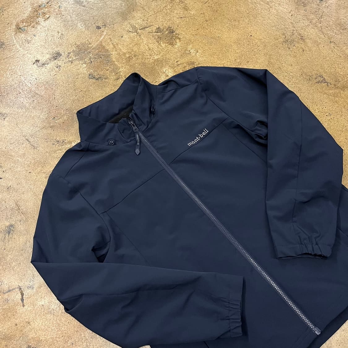[정품/100] 몽벨 네이비 바람막이 자켓 b15 상품이미지1