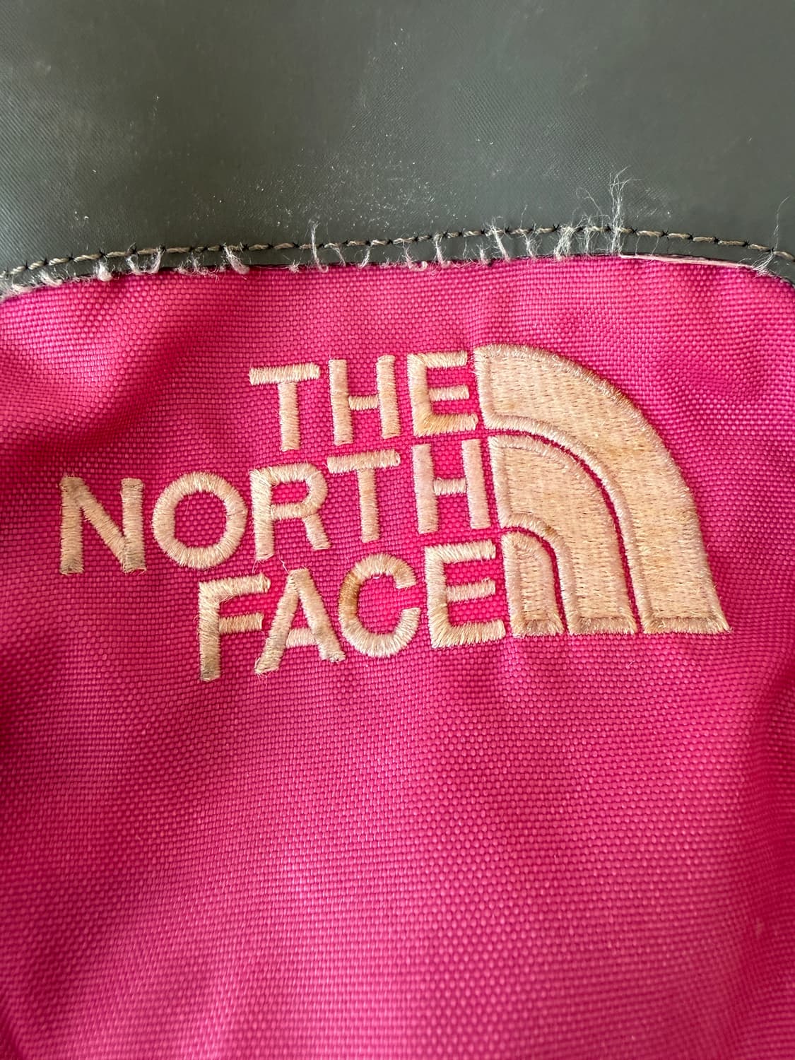 노스페이스(THE NORTH FACE) 핑크 28L 백팩 상품이미지5