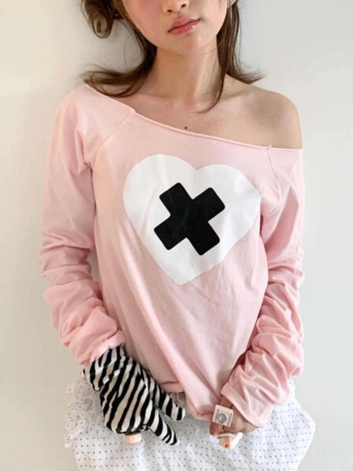 샵페어리 cross heart cut off t-shirt 상품이미지4