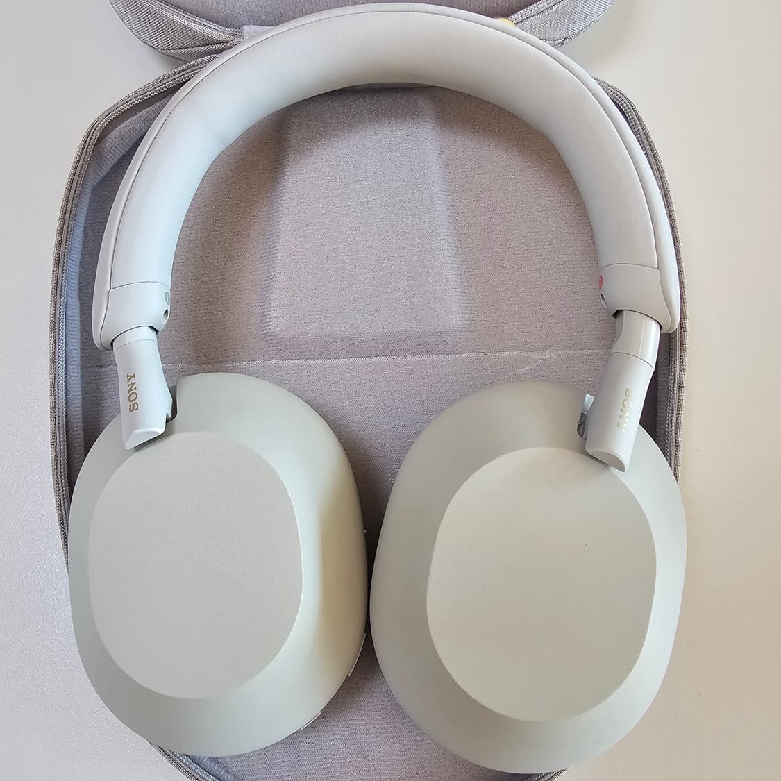 소니 헤드셋 WH-1000XM5(플래티넘 실버) 스터디 헤드폰 상품이미지1