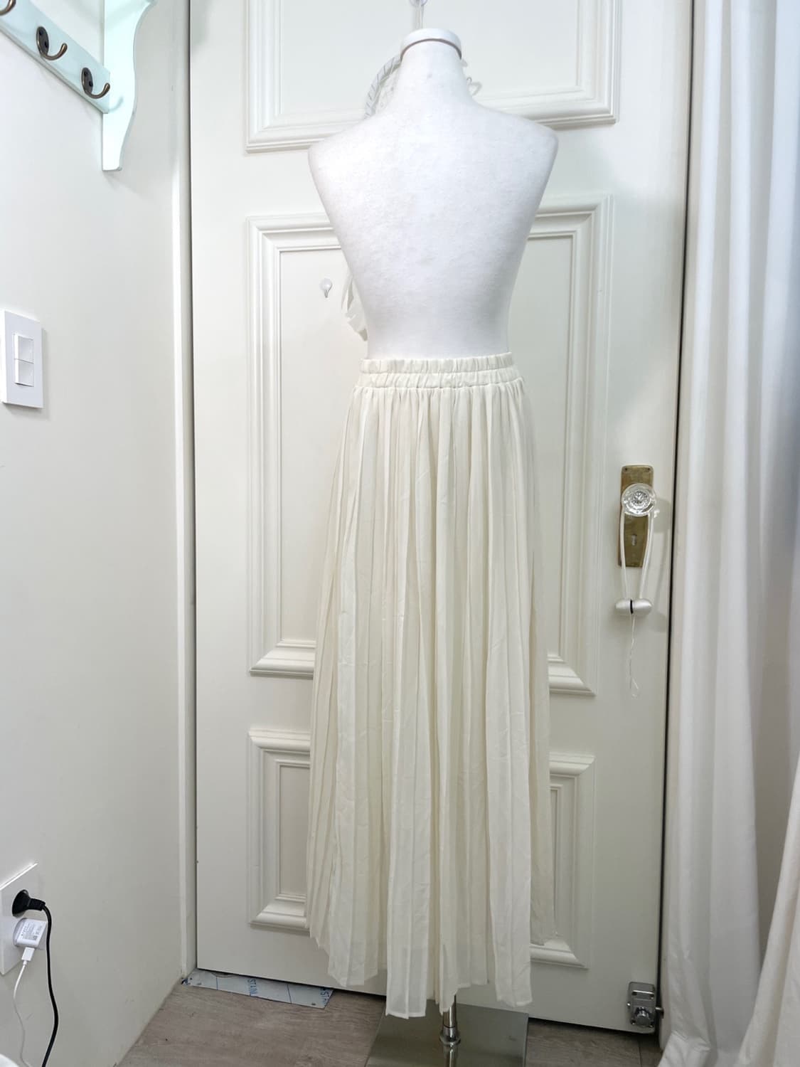 ivory pleats basic banding long skirt 상품이미지3