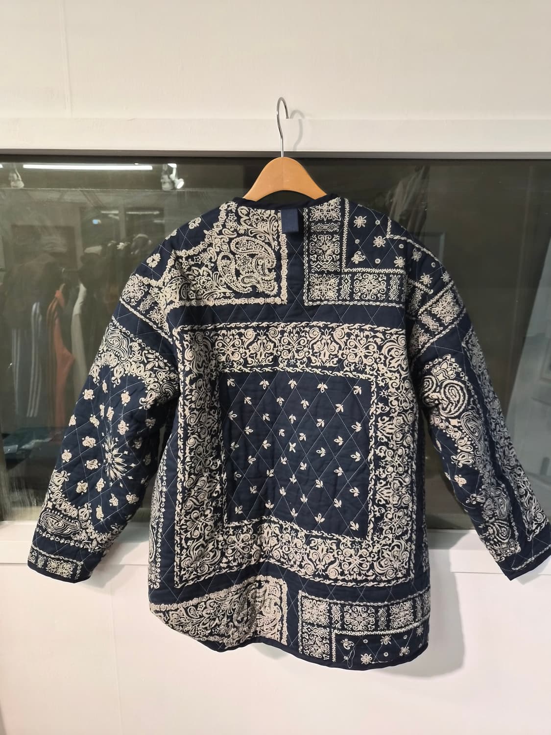 FREE) VETIVER 반다나 페이즐리 패턴 퀼팅 자켓 팝니다 상품이미지2